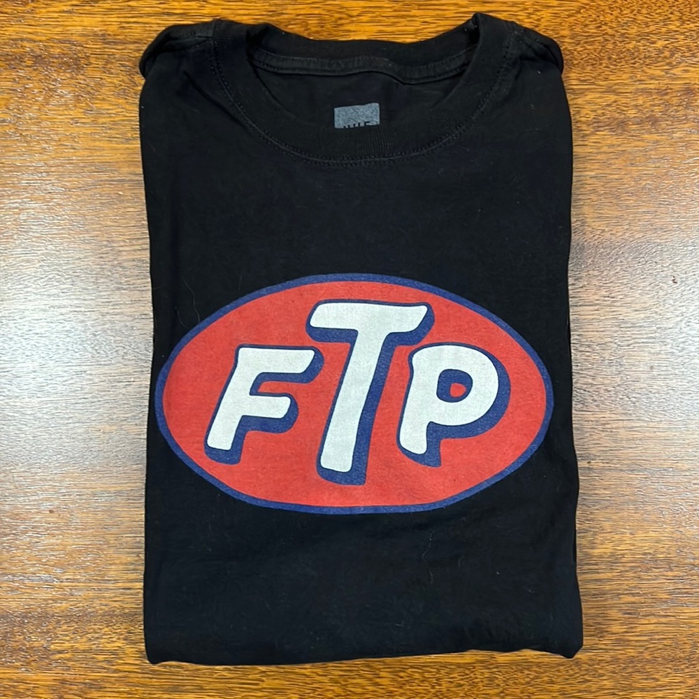 HUF tshirt